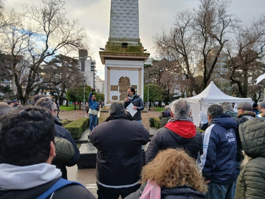 Con una movilización en Plaza Independencia, rechazaron el proyecto de Ley de Inviolabilidad de la Propiedad Privada
