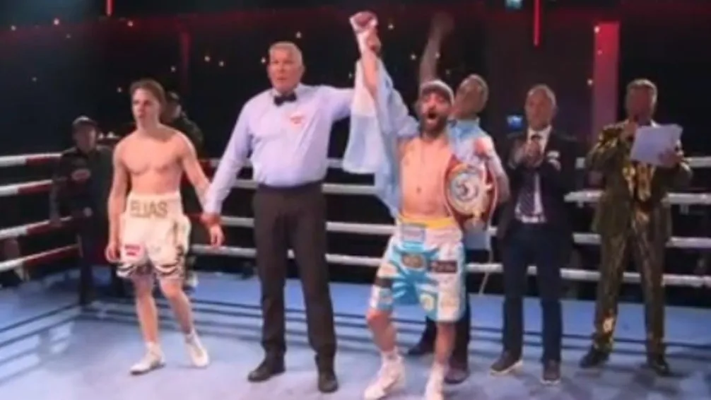 La Cobrita Rueda campeón Intercontinental súper ligero de la OMB