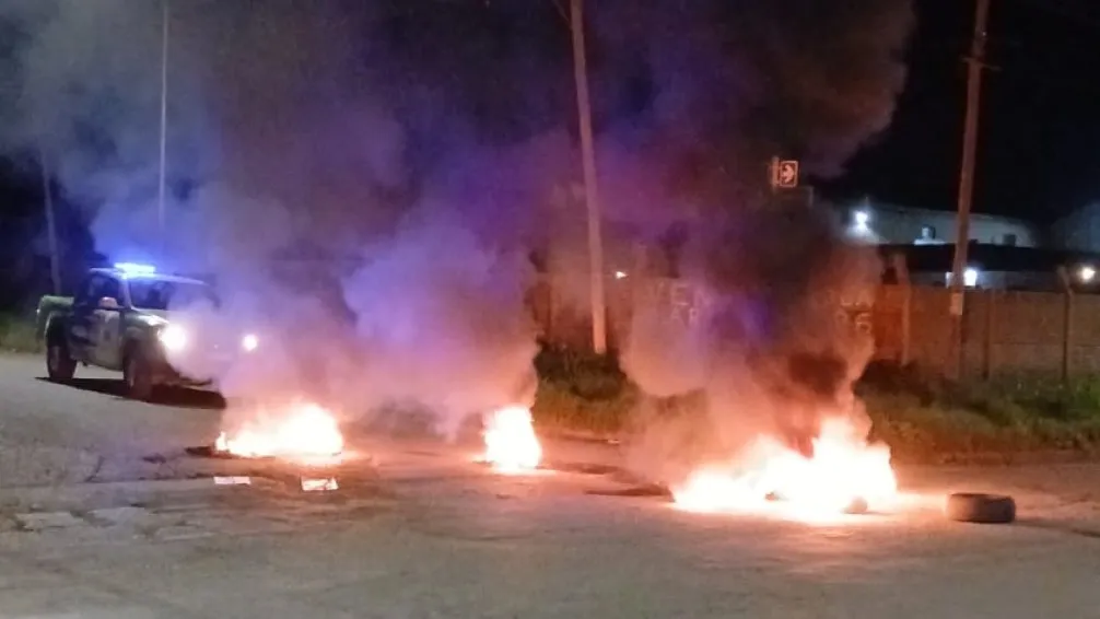 Vecinos de Maritorena y Laprida volvieron a reclamar por la inseguridad con una protesta callejera