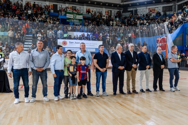 1790a12551860a4a220e58e980953ebf_L.jpg Marcelo Orrego acompañó la final del Mundial de Clubes Masculino de Hockey sobre Patines