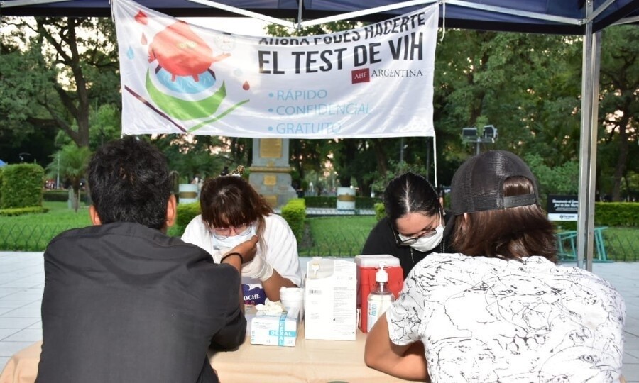 1.jpg Este sábado 7 de diciembre se llevará a cabo una jornada de testeo gratuito VIH en la Feria de Mujeres Emprendedoras
