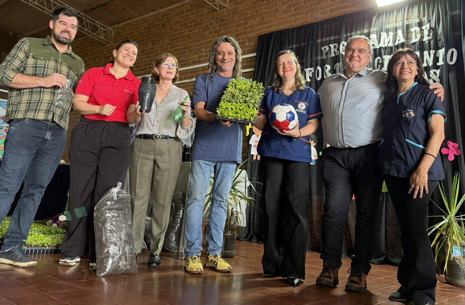 Más de 12 escuelas de educación especial participaron en jornada de fortalecimiento de huertas escolares