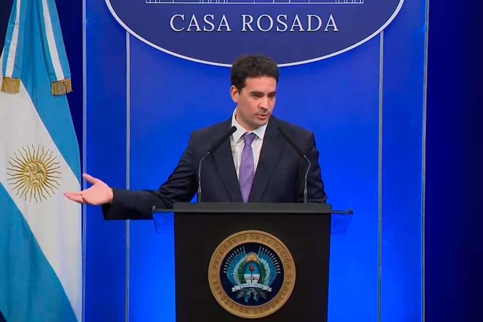 1.jpg Con el frío en la puerta: el nuevo vocero presidencial anuncia el tarifazo y sugirió «abrigarse más»