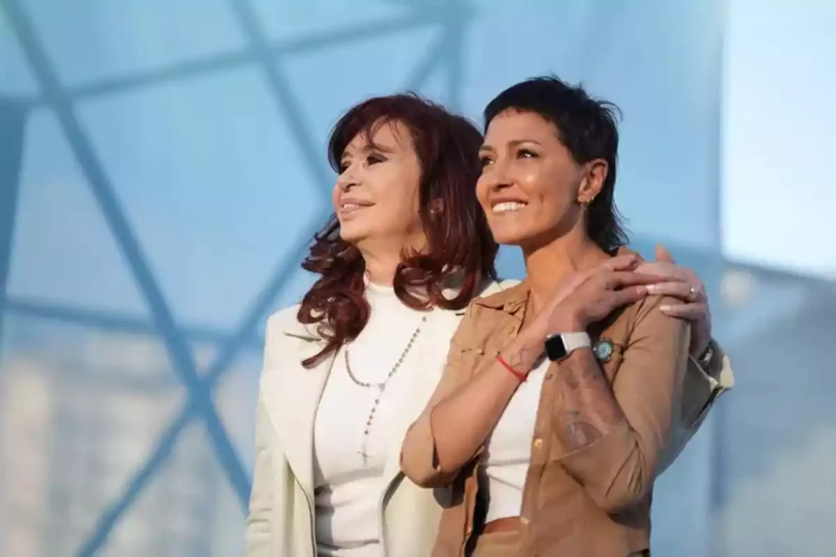 La kirchnerista Mayra Mendoza volvió a incluir tasas en las facturas de AySA