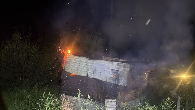 1.jpg Investigan el incendio de una vivienda en el barrio Bernardino Rivadavia