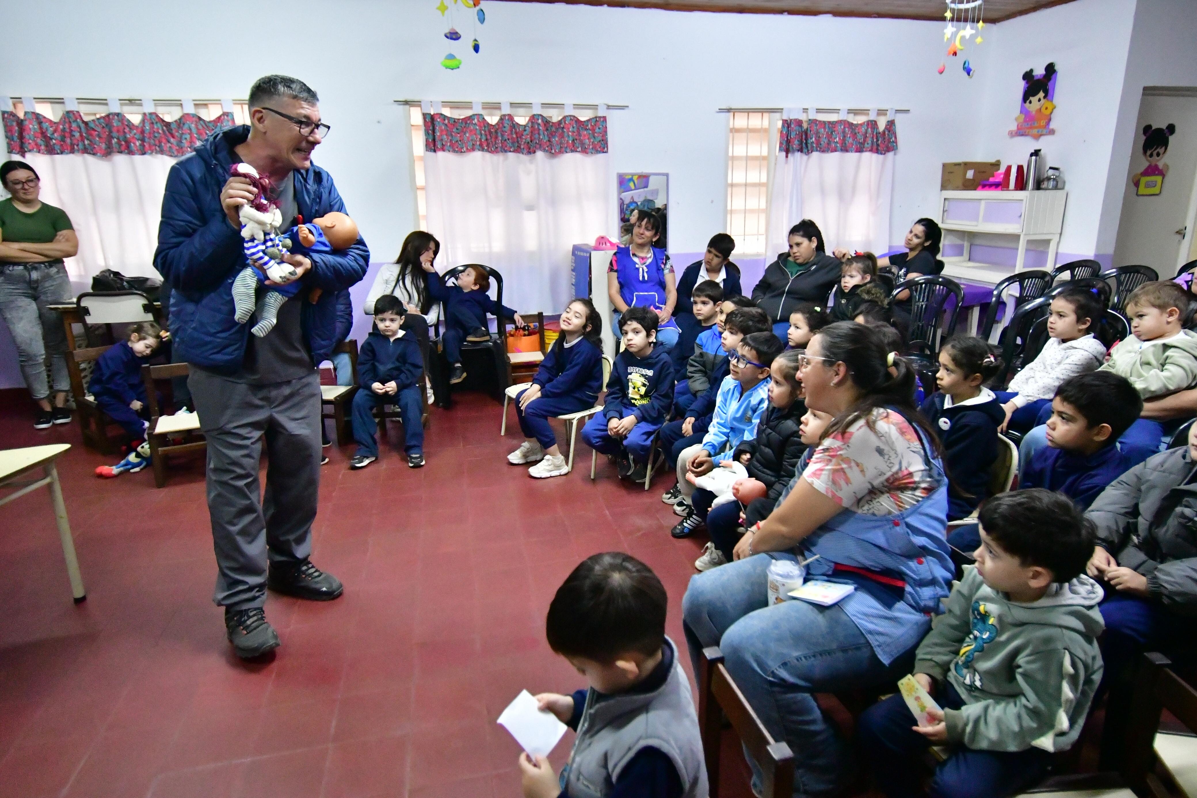 EDUCACIÓN Y SALUD PROMUEVEN LA LACTANCIA MATERNA CON TALLERES EN ESCUELAS DEL ÁREA METROPOLITANA