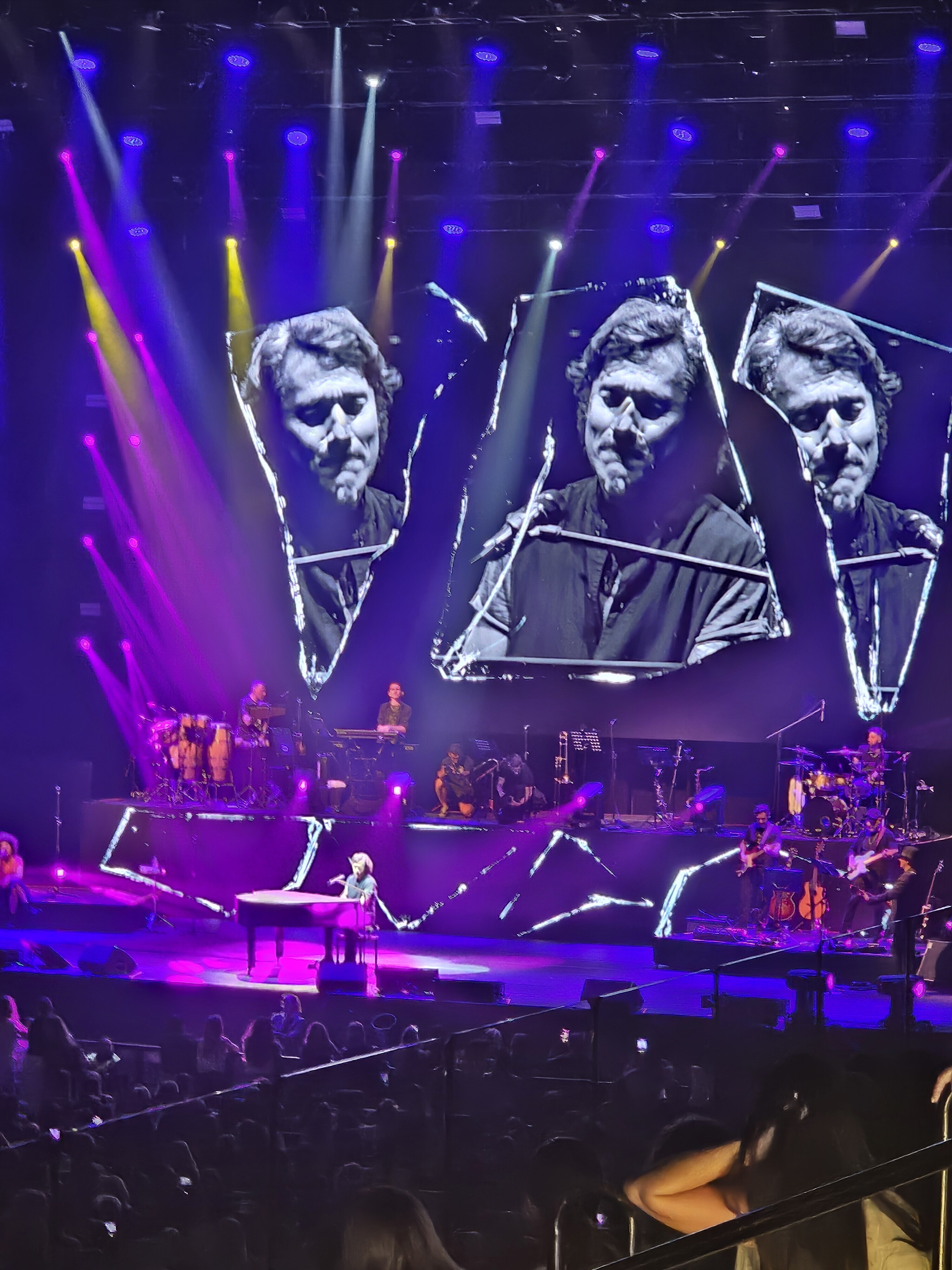 20241120_233607.jpg Una Noche a Pura Emoción con el Show de Diego Torres en el Movistar Arena