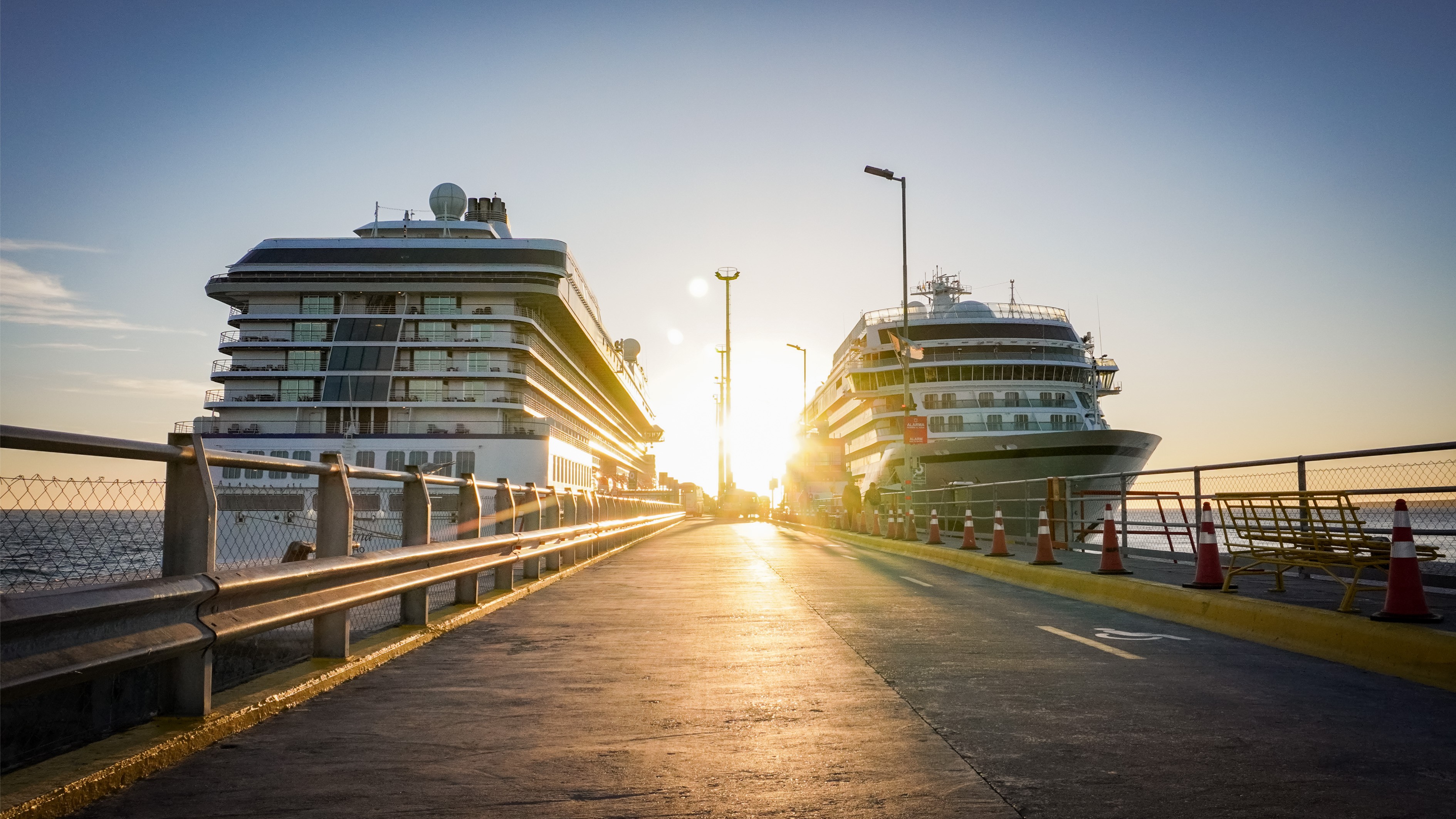Dos cruceros arribaron a Puerto Madryn en el tramo final de una exitosa temporada