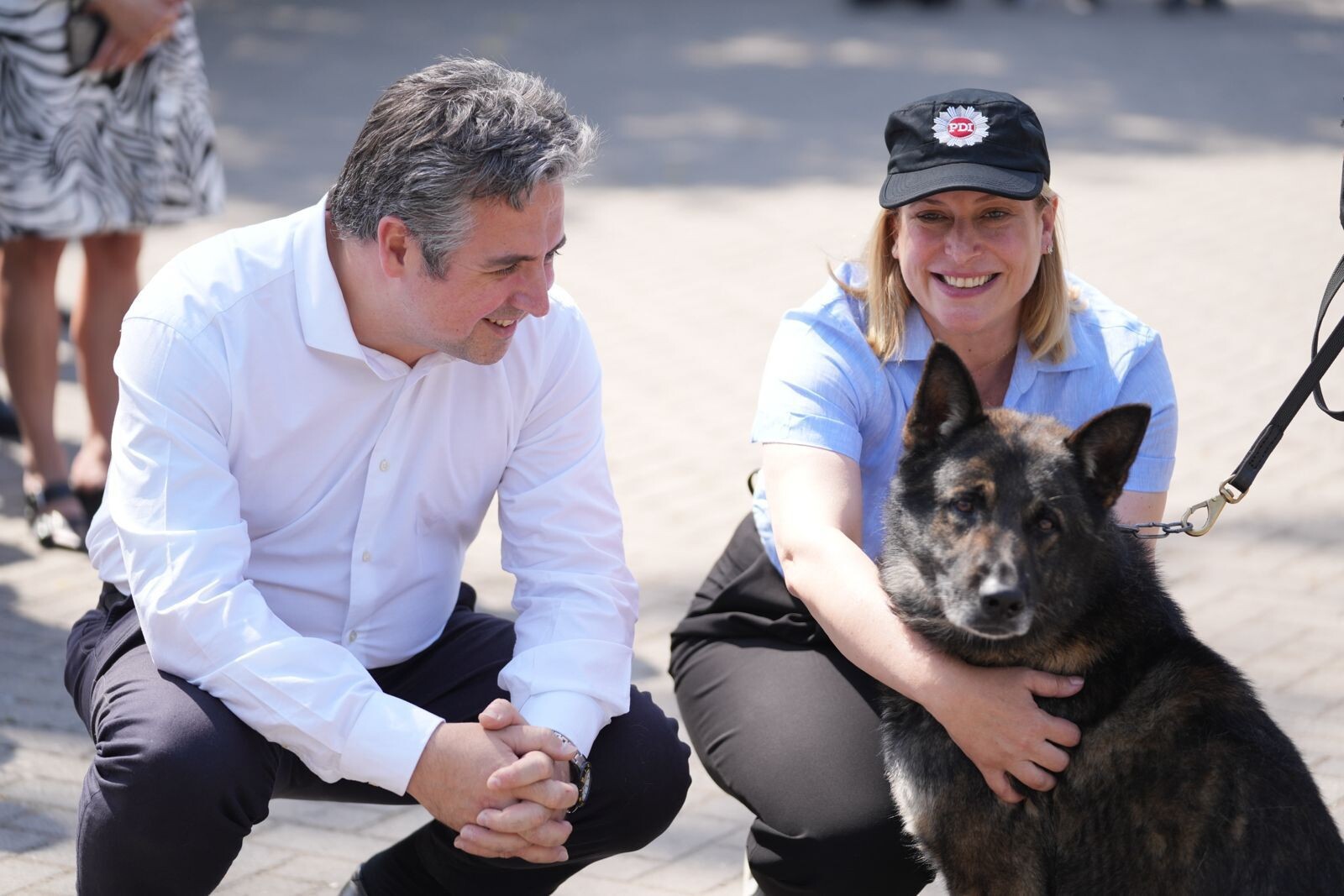 2025-10-15NID_284357O_2.jpeg TODO POR UN VOTO: Canes con homenaje, policías sin ceremonia: el doble estándar que deja a la tropa en silencio