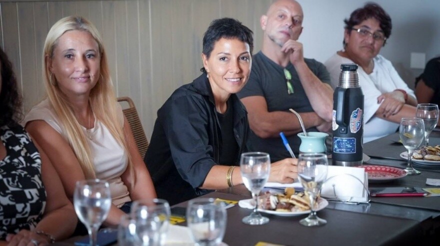 Quilmes: Mayra Mendoza dialogó con emprendedores y productores locales