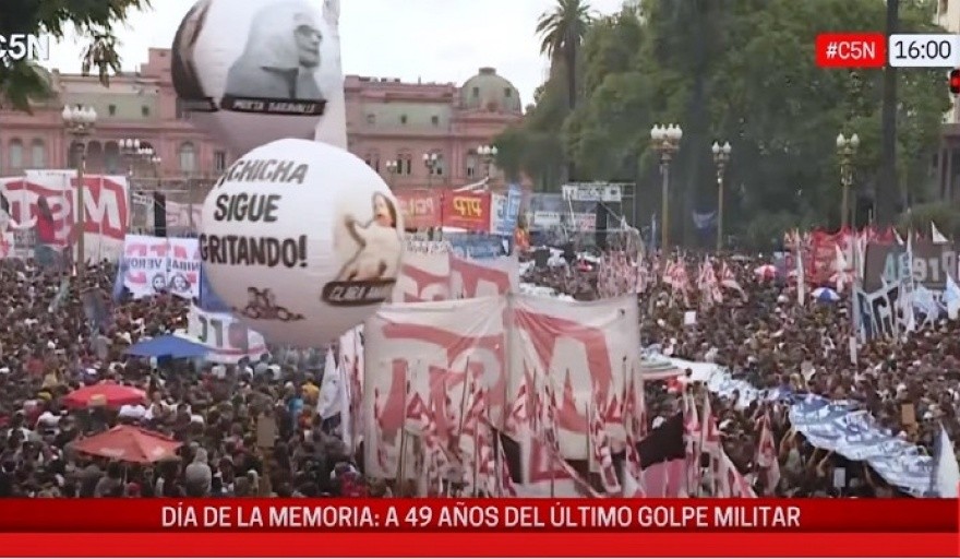 20250324195326_dia-de-la-memoria-acto-organismos-ddhh-repudio-ajuste-gobierno.jpg Multitudinaria movilización en Plaza de Mayo a 49 años del último Golpe de Estado