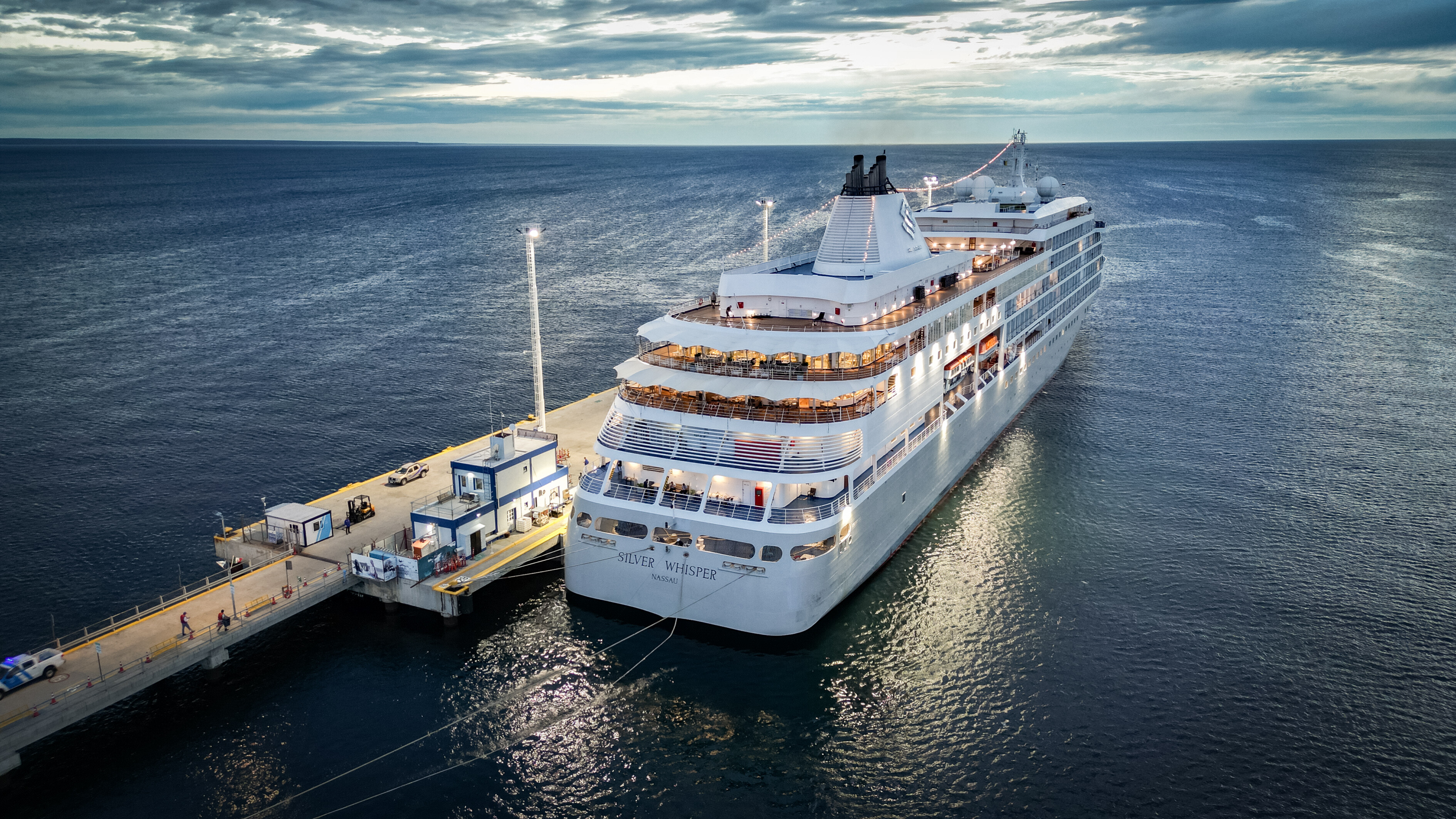 El crucero Silver Whisper concretó su última recalada de la temporada en Chubut