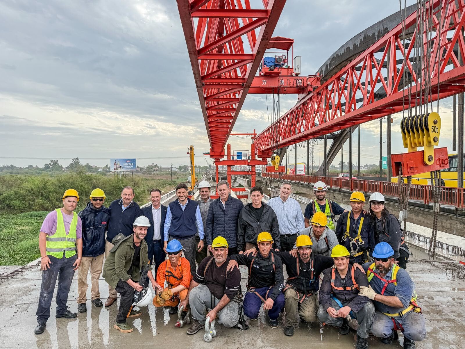 Pullaro recorrió el nuevo puente Santa Fe – Santo Tomé, que ya tiene un avance del 74%