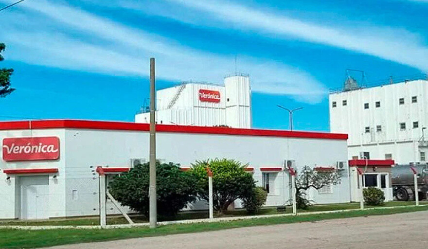 Lácteos Verónica en crisis: cheques rechazados por $13.600 millones y conflicto salarial paralizan la producción