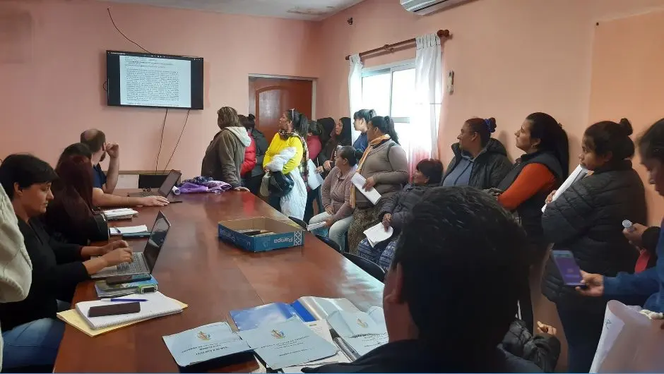 20260512-210117-el-intendente-fabio-villa-analiza-caso-por-caso-el-reclamo-de-familias-por-promesas-incumplidas-de-lotes.webp