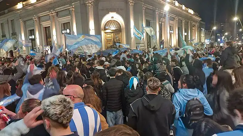 Gracias, Selección: Tandil volvió a abrazar a la Scaloneta pese al dolor de la derrota