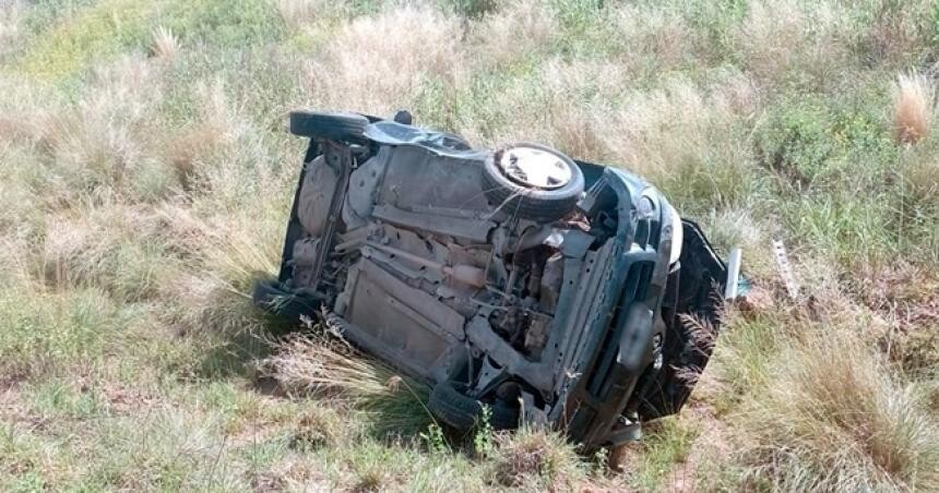 2102997.jpg Una mujer volcó en Ruta Provincial 1 y fue hospitalizada