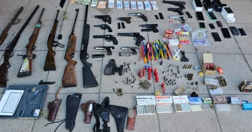 2105275.jpg Hallan arsenal en la casa de un vecino tras disparos contra el Club Sportivo Pampeano