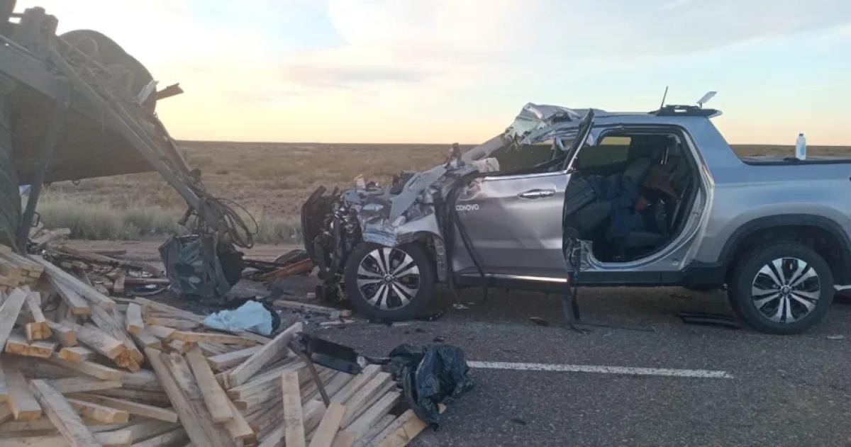 Fatal choque en Ruta 6: murió un hombre tras impactar contra camión volcado