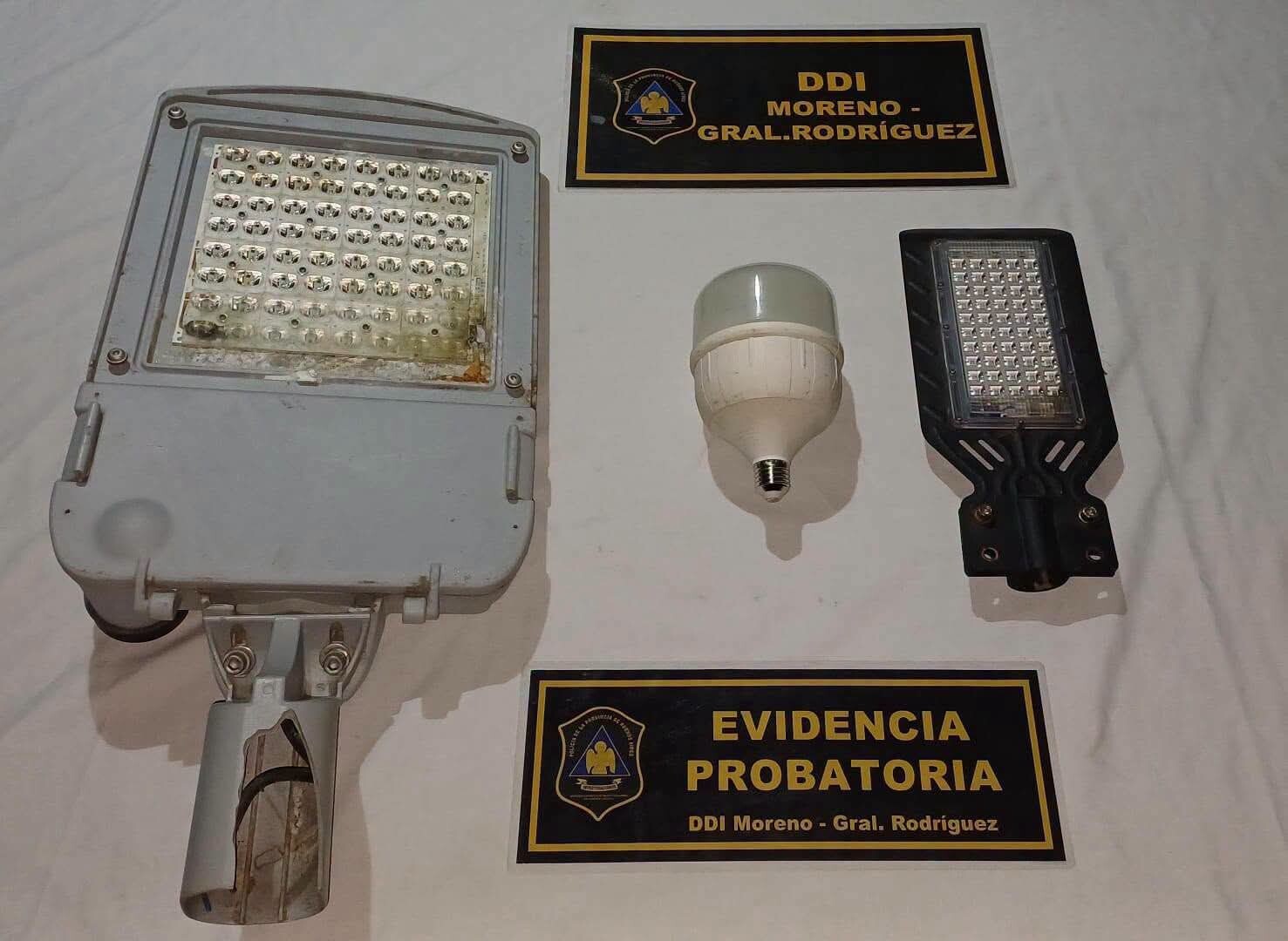 212220.jpg Detuvieron a un jóven que se dedicaba a robar las luces públicas del barrio Maravillas del Oeste