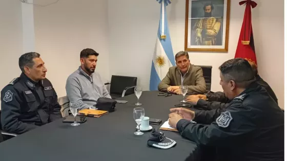 Avellaneda encabezó la primera reunión de trabajo con la nueva cúpula de la Policía de Salta