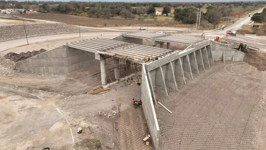21876-avanza-a-paso-firme-la-autopista-del-valle-de-lerma-una-obra-estrategica-para-el-desarrollo-de-salta-aseguro-saenz.webp