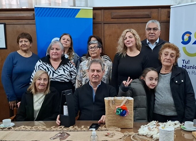 EL INTENDENTE OMAR FÉLIX RECIBIÓ A LAS ABUELAS EMPRENDEDORAS