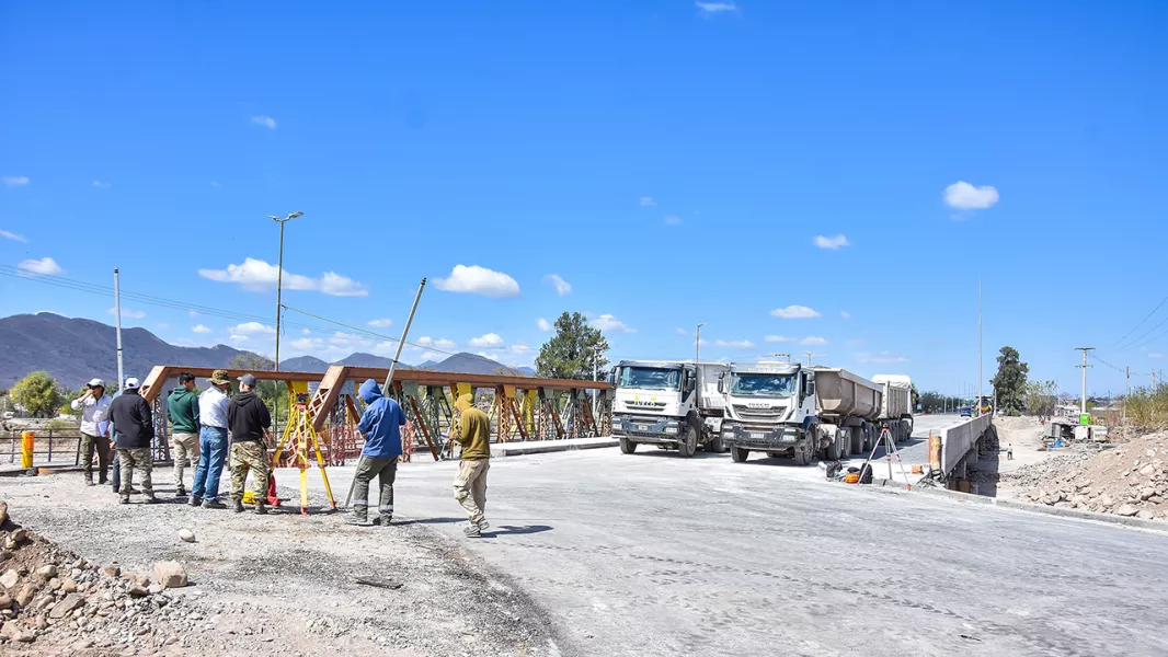 23303-realizaron-la-prueba-de-carga-sobre-el-nuevo-puente-de-vaqueros.webp 23303-realizaron-la-prueba-de-carga-sobre-el-nuevo-puente-de-vaqueros.webp