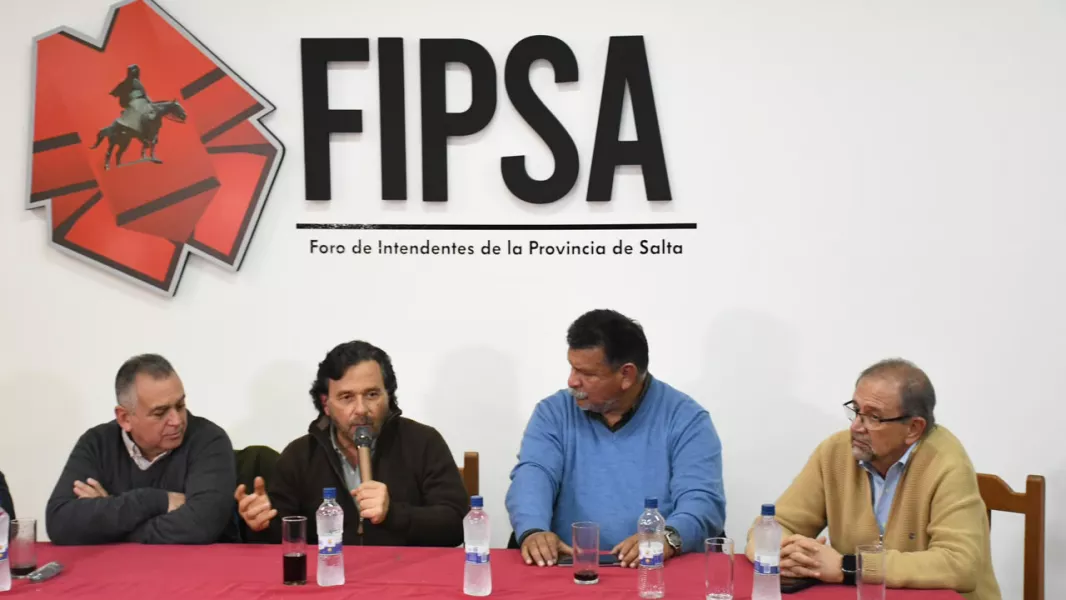 23885-el-gobernador-saenz-participo-en-la-asamblea-del-foro-de-intendentes.webp