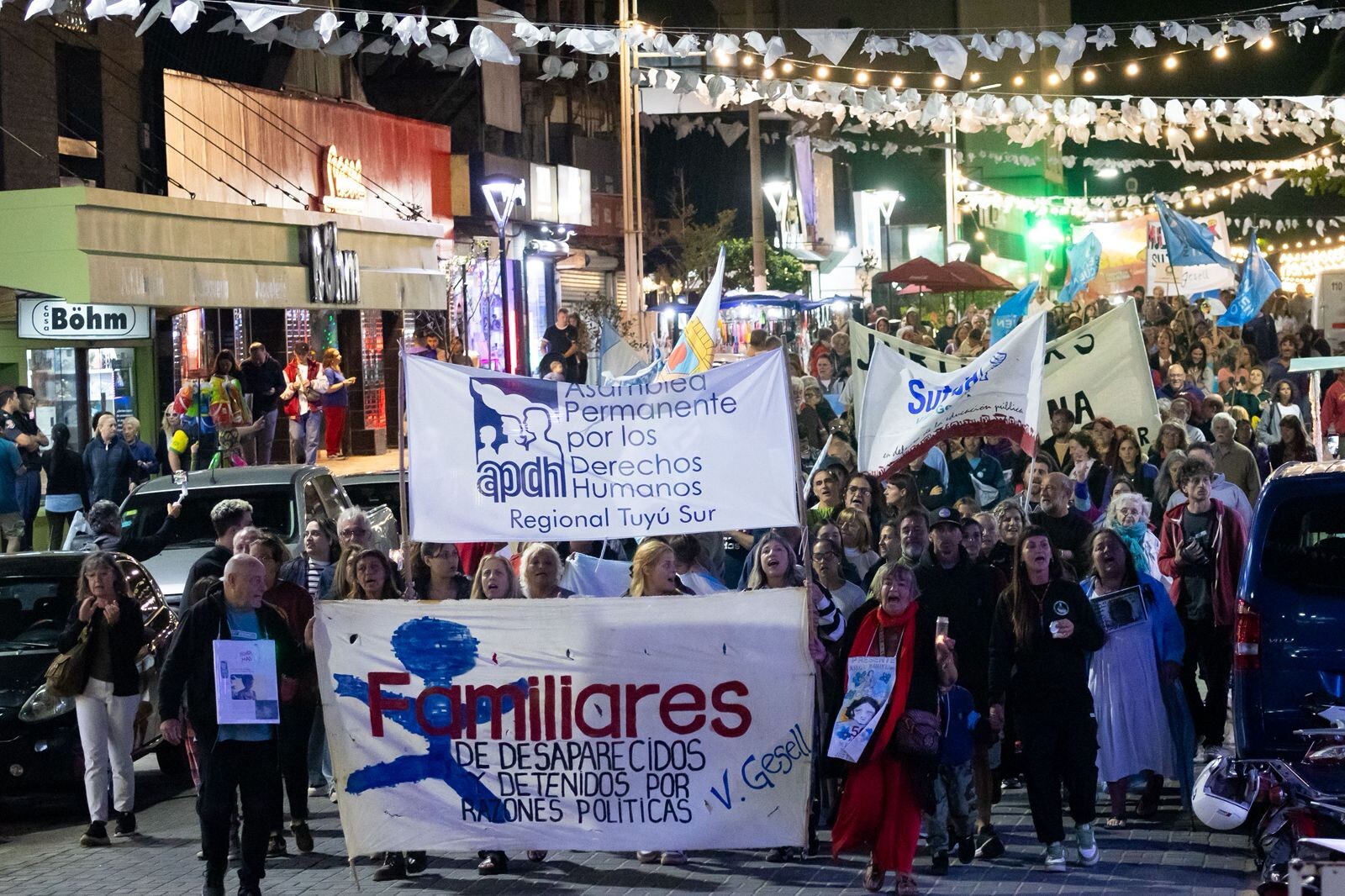 Gesell marchó este 24 de marzo en un marco de impresionantes movilizaciones en todo el país