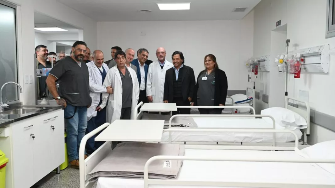 24082-gustavo-saenz-en-seis-anios-nuestra-gestion-realizo-una-inversion-historica-en-salud-publica-de-mas-de-usd-2000-millones.webp