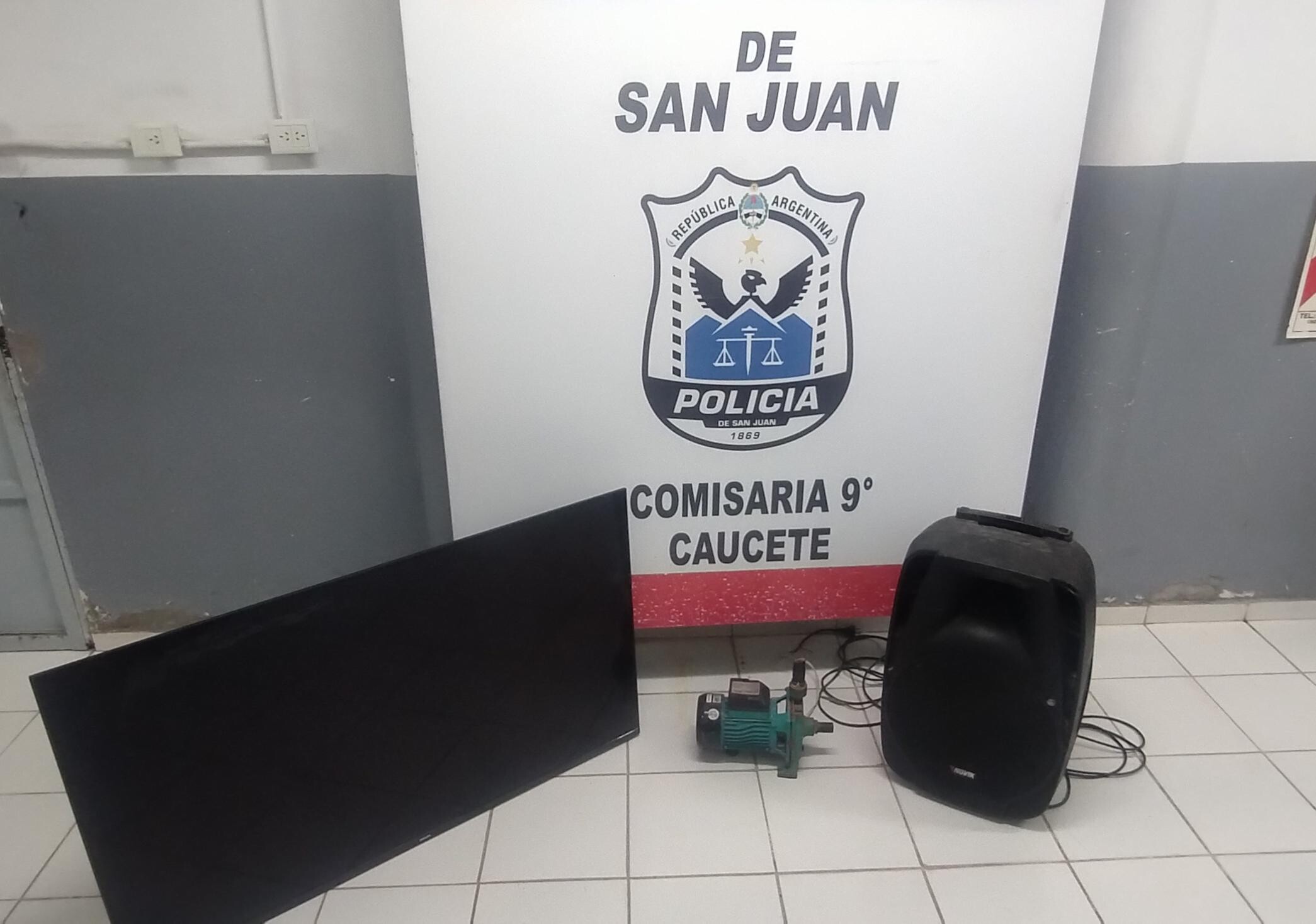 24230.jpg Recuperan objetos robados en Pie de Palo, Caucete.