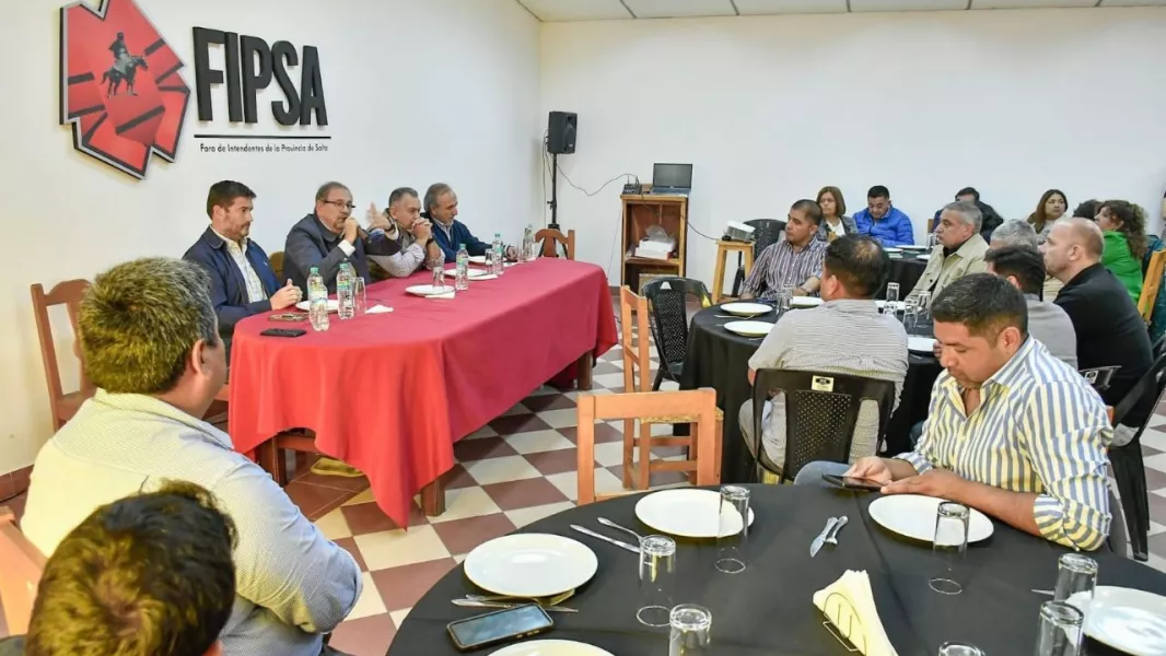 24427-el-gobierno-y-las-intendencias-mantendran-una-agenda-federal-para-fortalecer-proyectos-productivos.webp