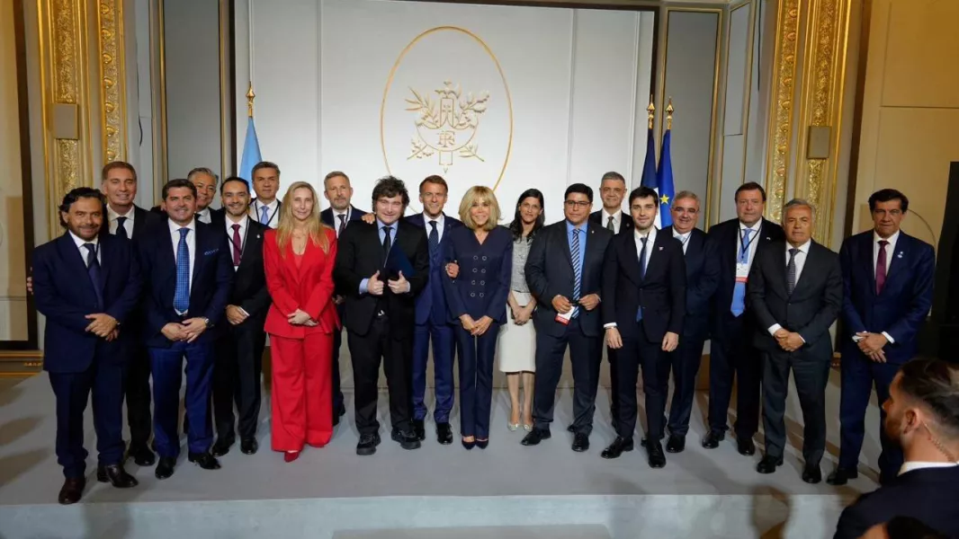 24482-argentina-week-saenz-participo-del-encuentro-con-macron-para-promover-nuevas-inversiones.webp