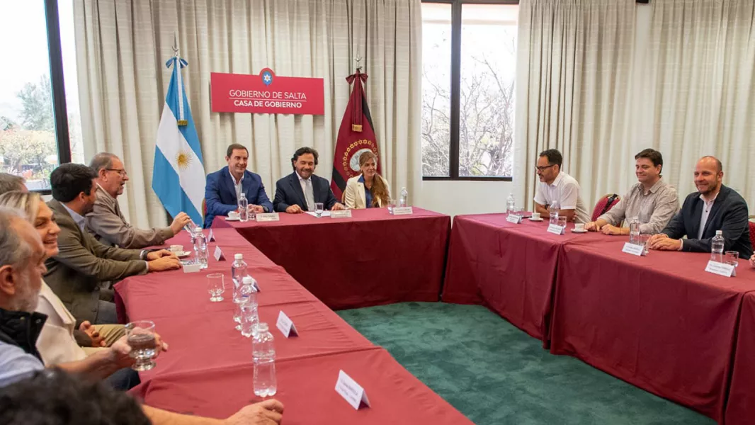 Sáenz impulsa una mesa público-privada para acelerar inversiones y el desarrollo urbano de salta