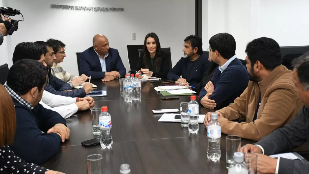 24939-el-gobierno-trabaja-con-la-totalidad-de-los-municipios-para-fortalecer-el-turismo-provincial.webp 24939-el-gobierno-trabaja-con-la-totalidad-de-los-municipios-para-fortalecer-el-turismo-provincial.webp