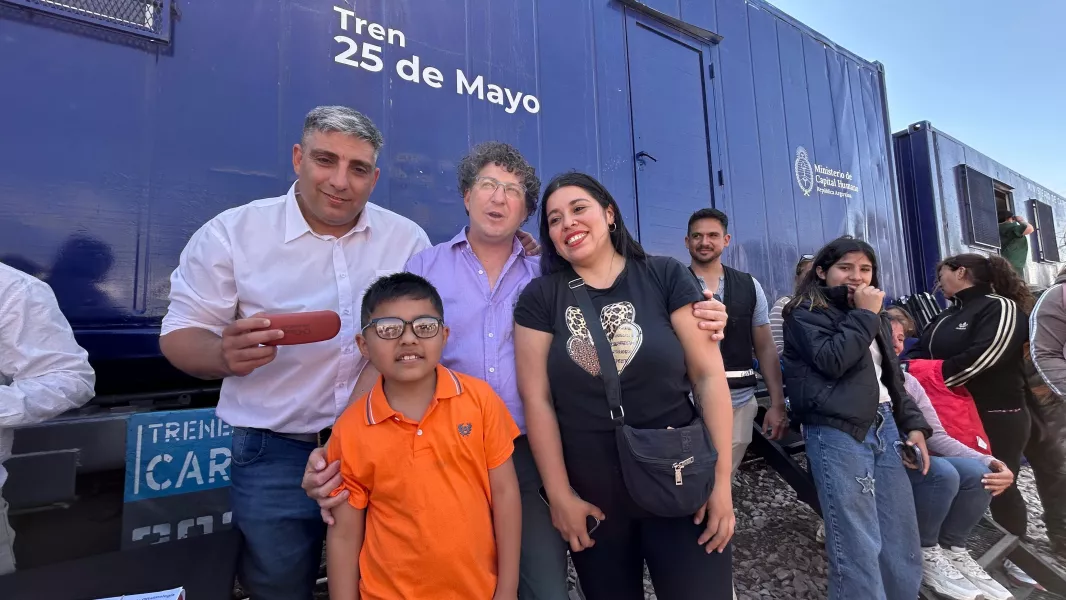 24995-tren-25-de-mayo-brindando-servicios-en-gral-guemes.webp 24995-tren-25-de-mayo-brindando-servicios-en-gral-guemes.webp