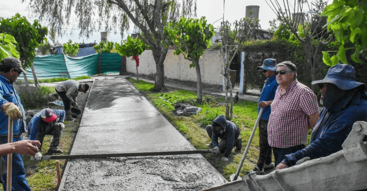 25 de Mayo inició la remodelación de la plazoleta del Barrio Los Algarrobos