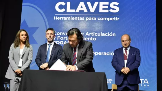 Sáenz firmó convenios por $4.000 millones para facilitar el acceso al crédito de las pymes salteñas