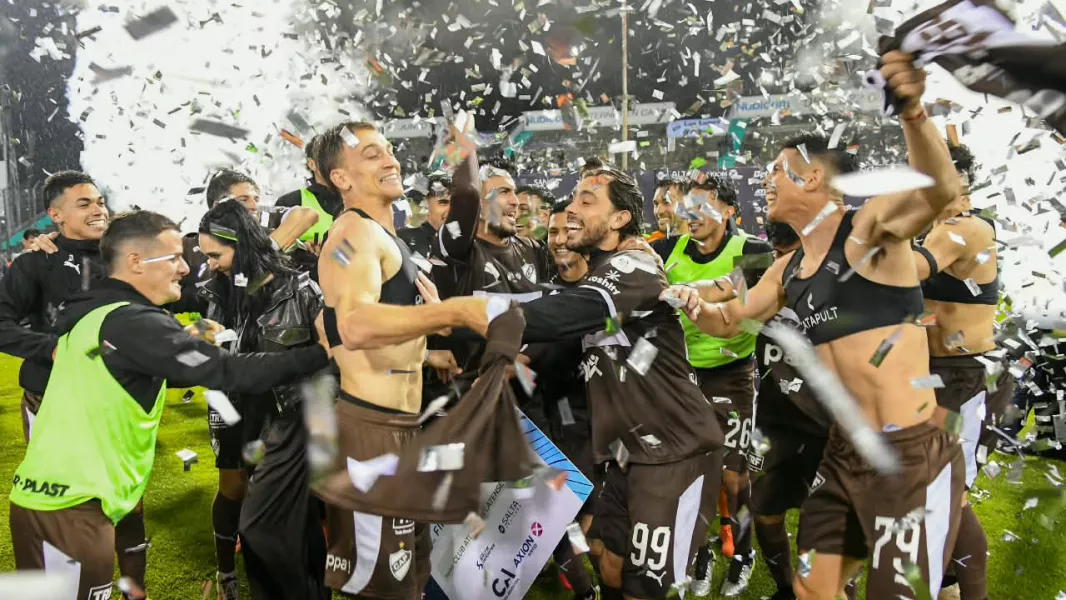 25442-salta-volvio-a-ser-protagonista-de-una-gran-noche-de-copa-argentina (1).webp 25442-salta-volvio-a-ser-protagonista-de-una-gran-noche-de-copa-argentina (1).webp