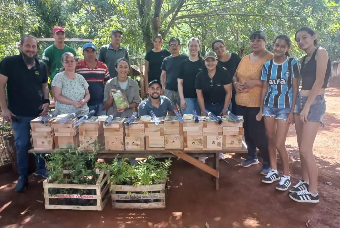 SAN PEDRO: Productores de miel de yateí reciben insumos para ampliar y potenciar su actividad