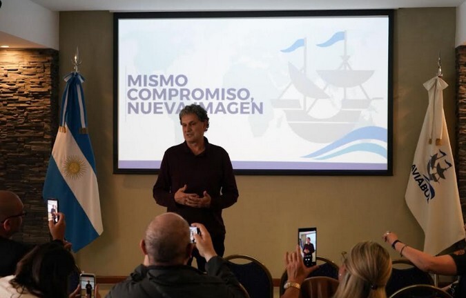 Nueva imagen y más servicios: la apuesta de AVIABUE