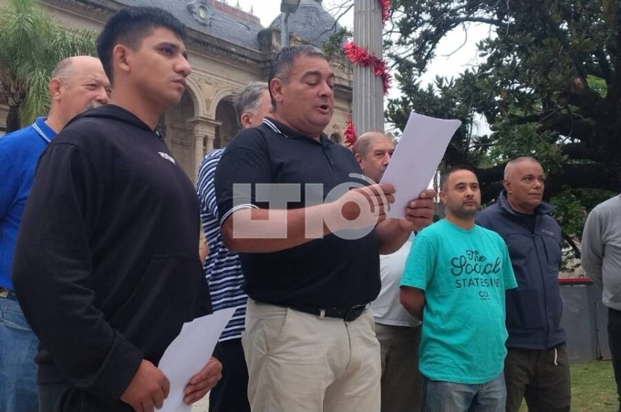 SANTA FE: Penitenciarios exigen mejoras laborales frente a Casa de Gobierno