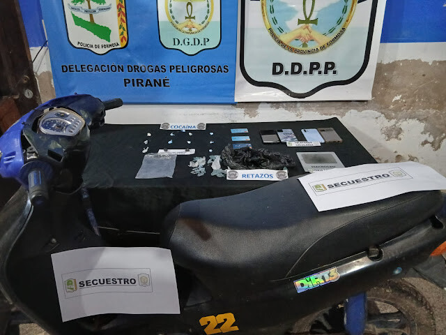 2.jpg Pirané: Detuvieron a dos dealers con cocaína en una plaza y realizaron dos allanamientos