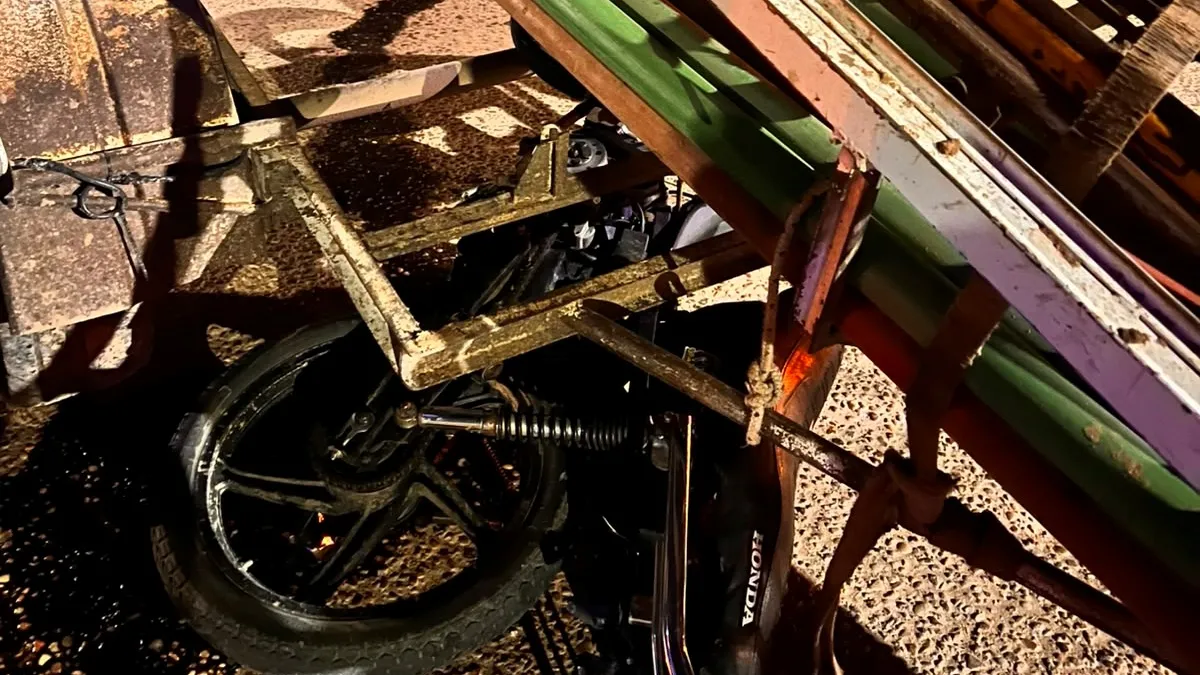 Choque entre una moto y un furgón dejó un hombre con lesiones graves en San José.