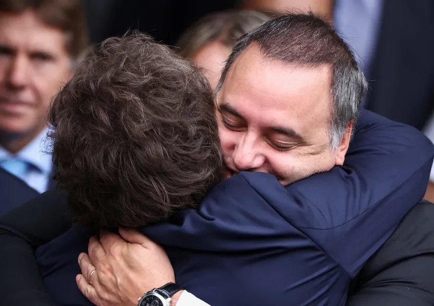 2.jpg “Ni en pedo se va”, dijo Milei al defender a Adorni en medio de la interna oficialista