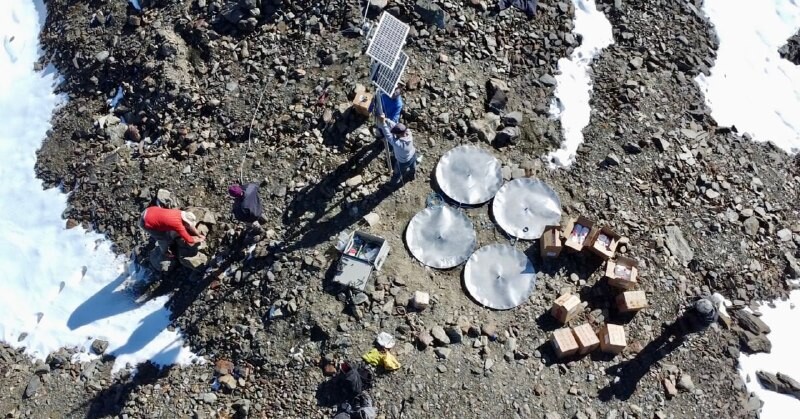 SE INSTALÓ UNA NUEVA ESTACIÓN EN EL GLACIAR MARTIAL PARA MONITOREAR EL AGUA Y ANTICIPAR ESCENARIOS SE INSTALÓ UNA NUEVA ESTACIÓN EN EL GLACIAR MARTIAL PARA MONITOREAR EL AGUA Y ANTICIPAR ESCENARIOS