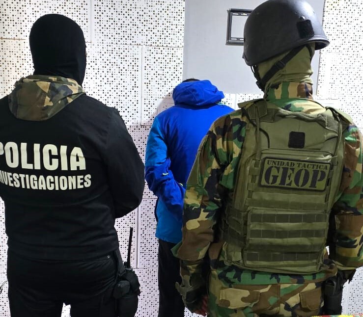A pocas horas de un violento robo en Trelew, la Policía del Chubut detuvo a uno de los delincuentes tras una serie de allanamientos