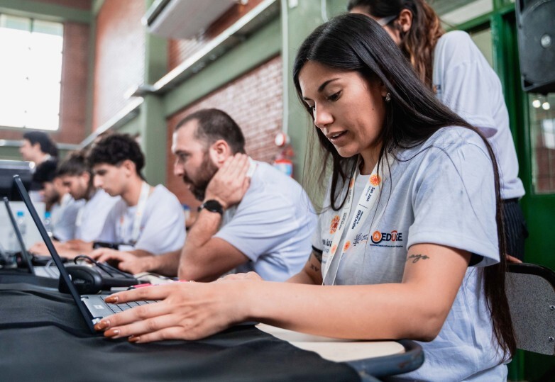 Un centenar de escuelas ya utilizan la plataforma EDUGE