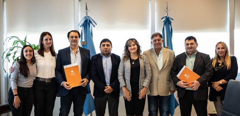 Educación y la COVIAR firmaron un acuerdo de cooperación técnica